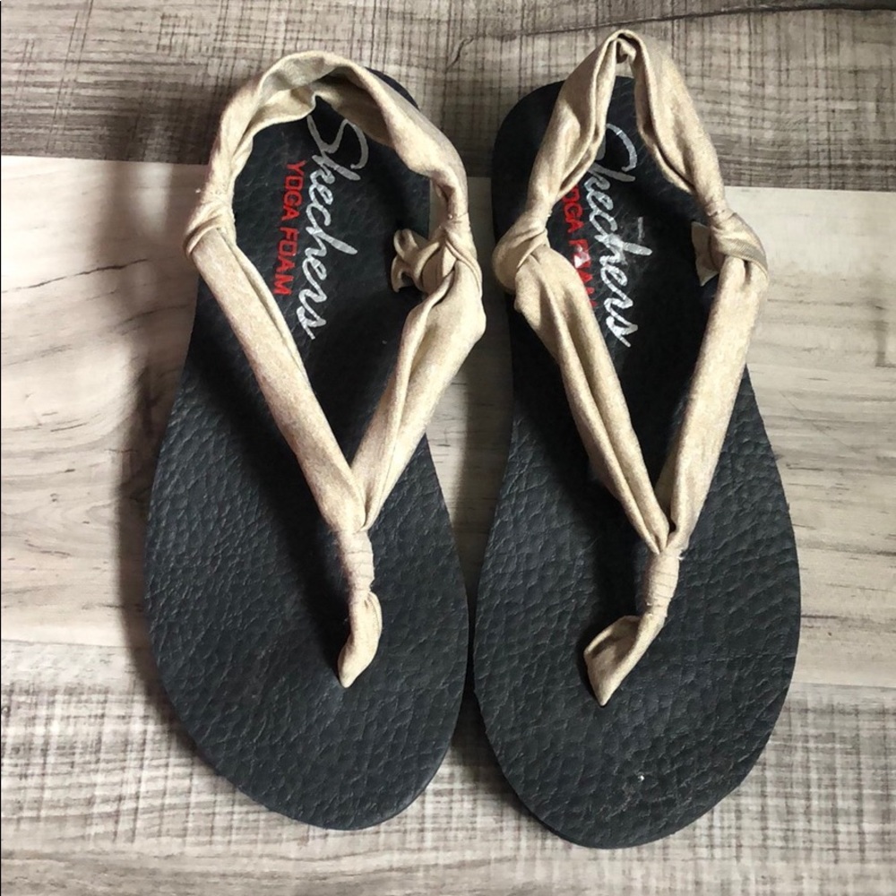 Sketchers Foam Yoga Sandals